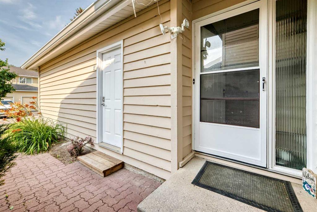 Third View of 371 Point Mckay Gardens NW, Point McKay, Calgary, Alberta, T3B 5C1