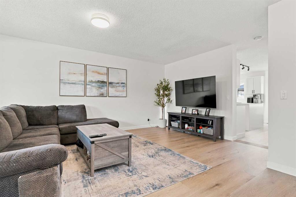 Fifth View of 61 Mt Aberdeen Circle SE, McKenzie Lake, Calgary, Alberta, T2Z 3H1