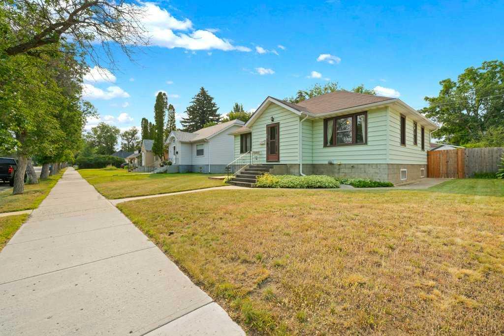 Second View of 313 6 Street SE, SE Hill, Medicine Hat, Alberta, T1A 1H2