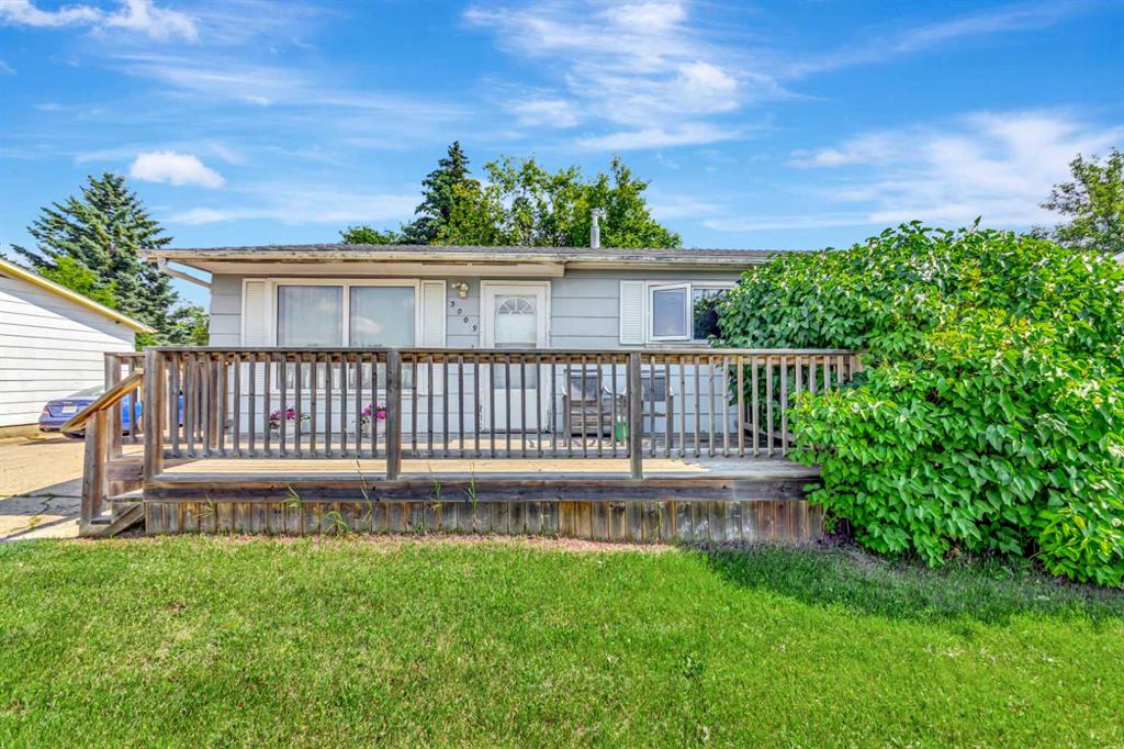 Third View of 3009 49 Avenue , Aurora, Lloydminster, Saskatchewan, S9V 1C7