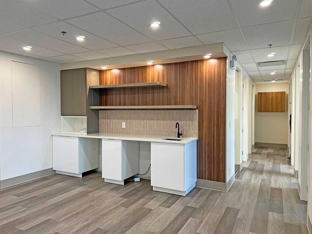 Fifth View of 307, 4014 Macleod Trail S, Manchester, Calgary, Alberta, T2H1X5