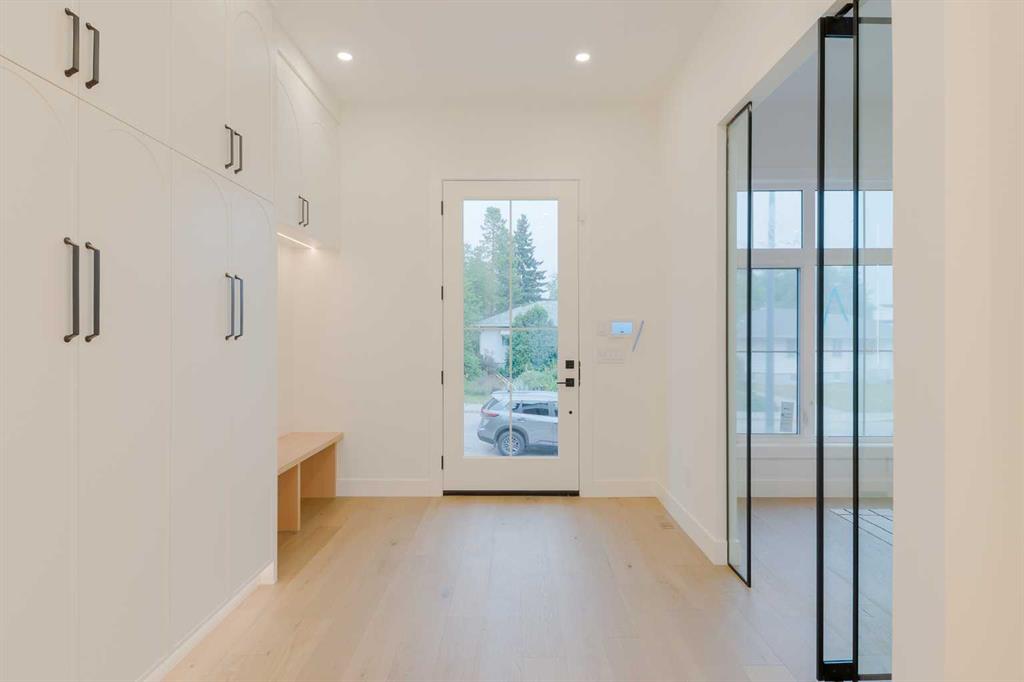 Fifth View of 2207 Victoria Crescent NW, Banff Trail, Calgary, Alberta, T2M 4E4
