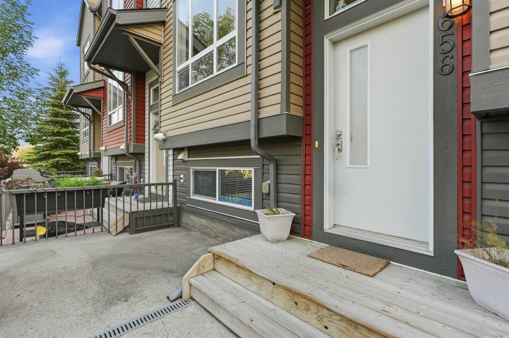 Fifth View of 656 Copperpond Boulevard SE, Copperfield, Calgary, Alberta, T2Z 5B9