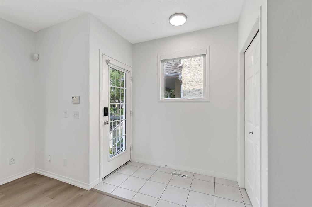 Fourth View of 2622 24A Street SW, Richmond, Calgary, Alberta, T3E 1W3