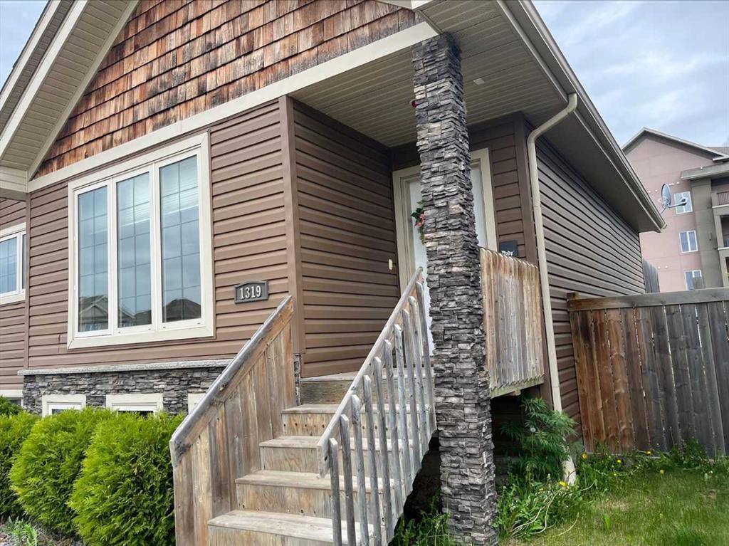 Third View of 1319 54 AVENUE  , College Park, Lloydminster, Alberta, T9V2K1