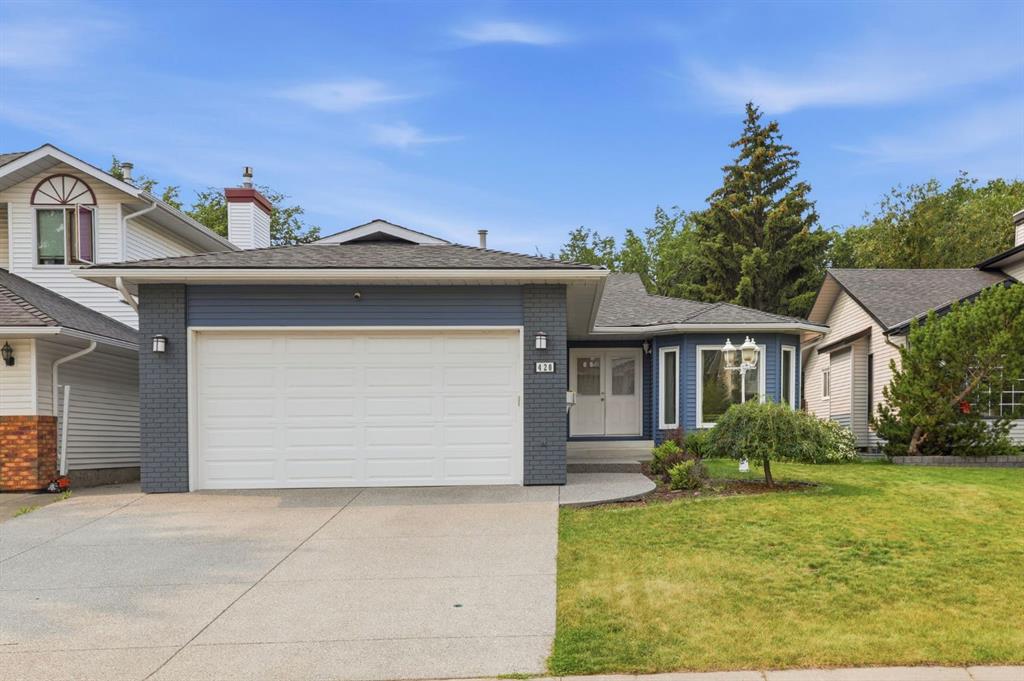 420 Douglasbank Court SE, A2331898, Alberta,
