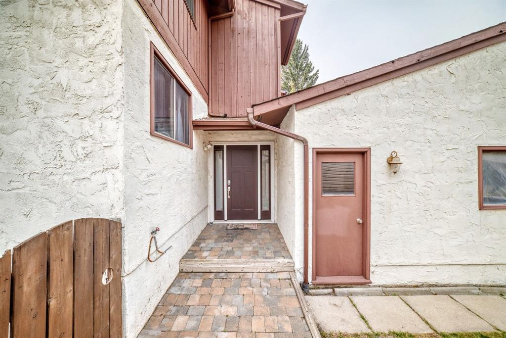 Fourth View of 961 Ranchview Crescent NW, Ranchlands, Calgary, Alberta, T3G1A4