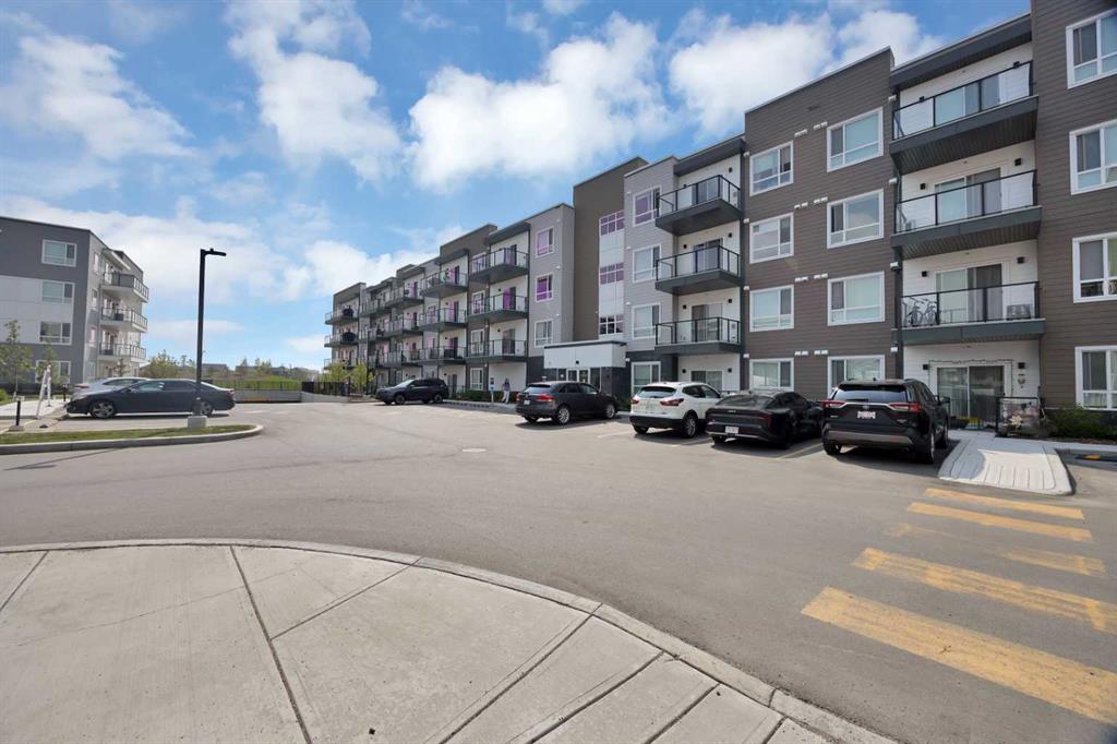 3315, 33 Carringham Gate NW, A2332011, Alberta,