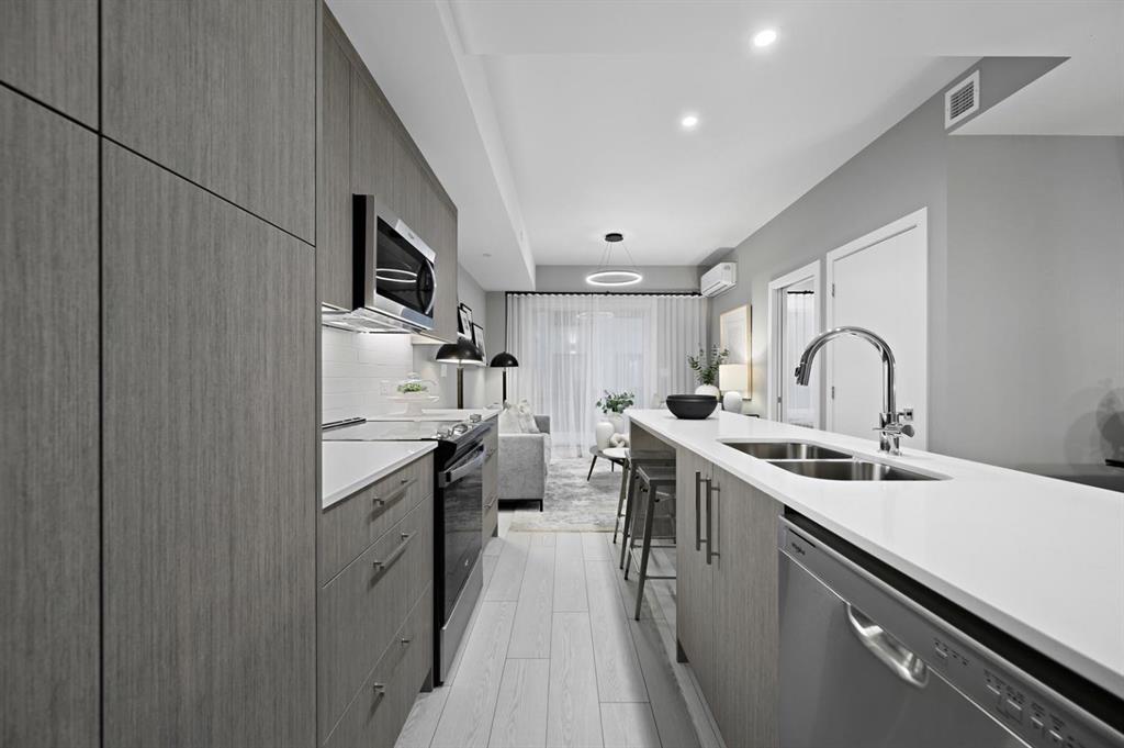 Third View of 221, 310 15 Avenue SW, Beltline, Calgary, Alberta, T2R 1S9