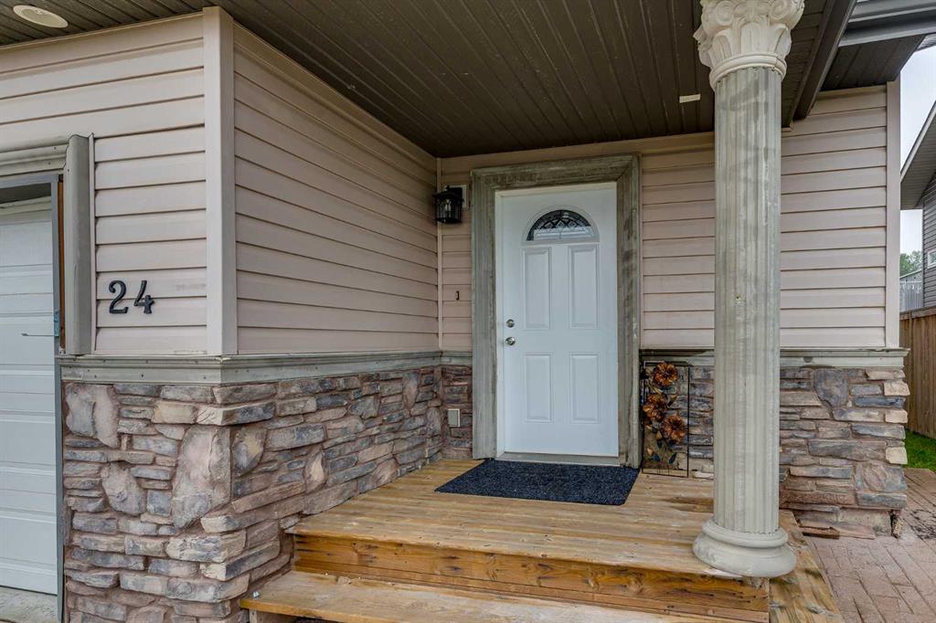 Third View of 24 Mackenzie Crescent , MacKenzie Ranch, Lacombe, Alberta, T4L 0B2