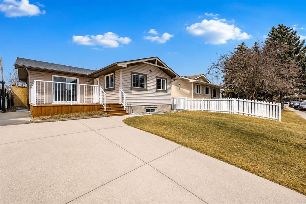 Third View of 755 Penbrooke Road SE, Penbrooke Meadows, Calgary, Alberta, T2A 3T3