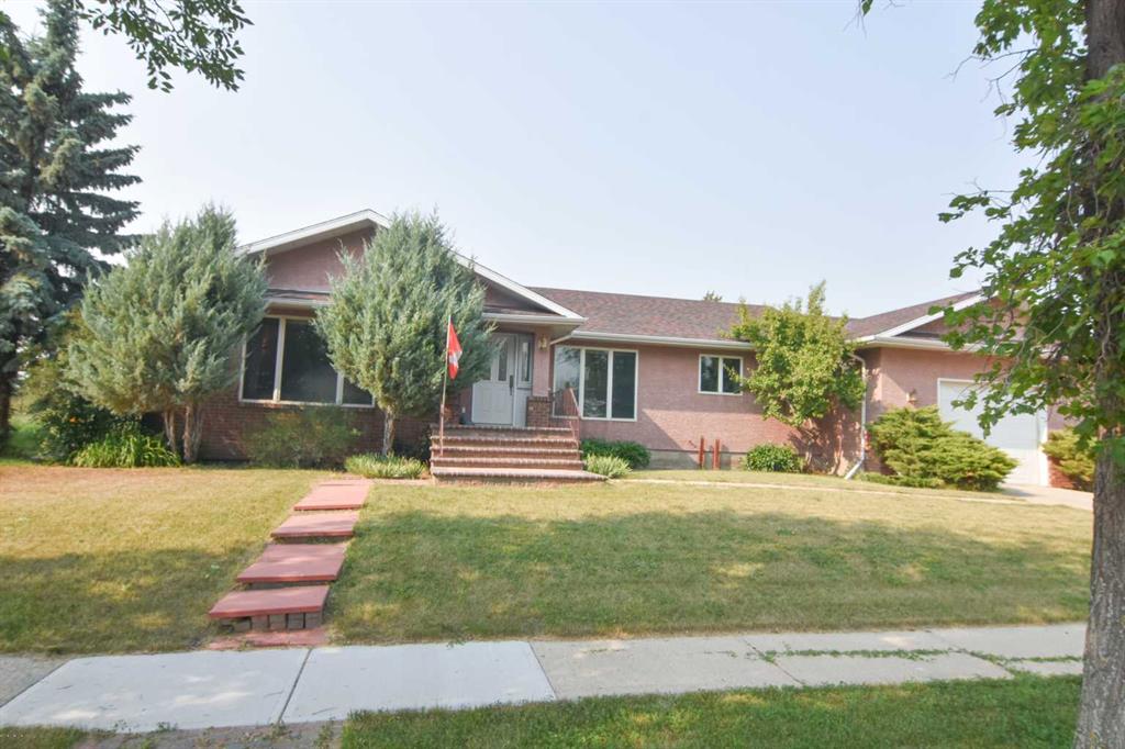 250 2 Avenue W, A2332217, Alberta,