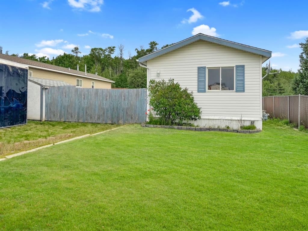 212 Mawdsley Crescent , A2332230, Alberta,