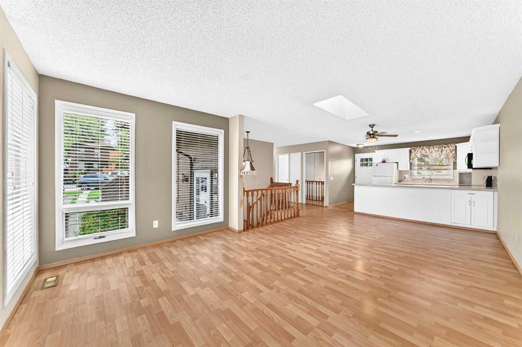 13, 336 Rundlehill Drive NE, A2332333, Alberta,