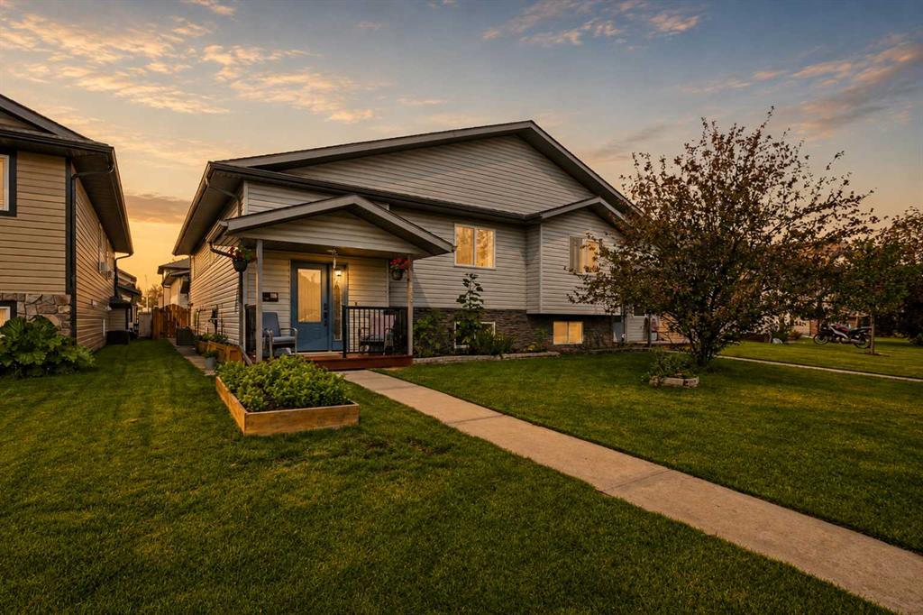 118 Oak Drive , A2332505, Alberta,
