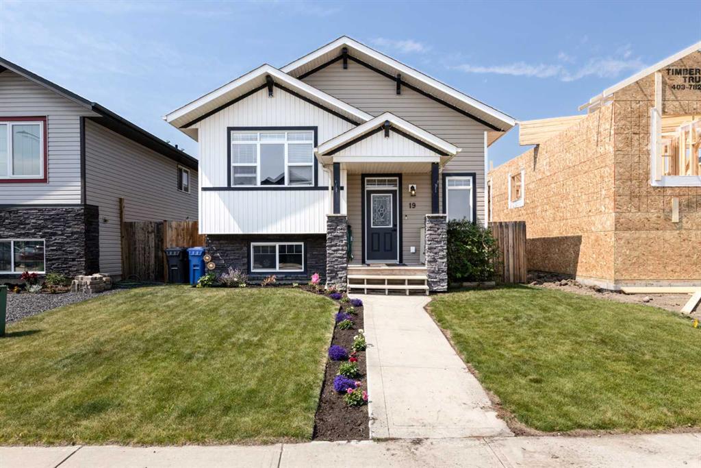Second View of 19 Hanson Green , Hawkridge Estates, Penhold, Alberta, T0M 1R0