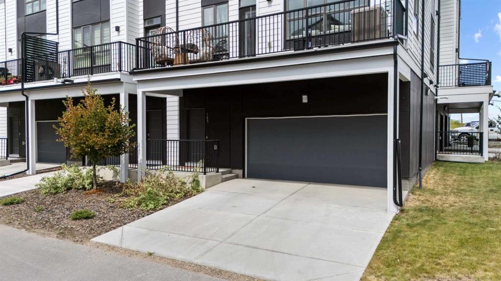 Fourth View of 105 Sovereign Common SW, Shaganappi, Calgary, Alberta, T3C 3Y3