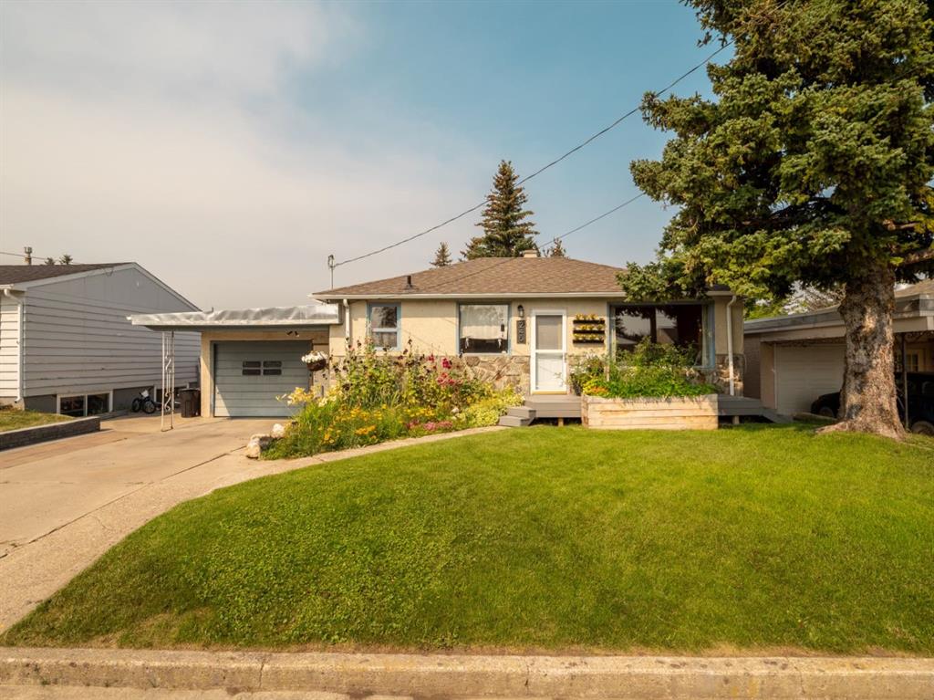 245 4 Street E, A2332818, Alberta,
