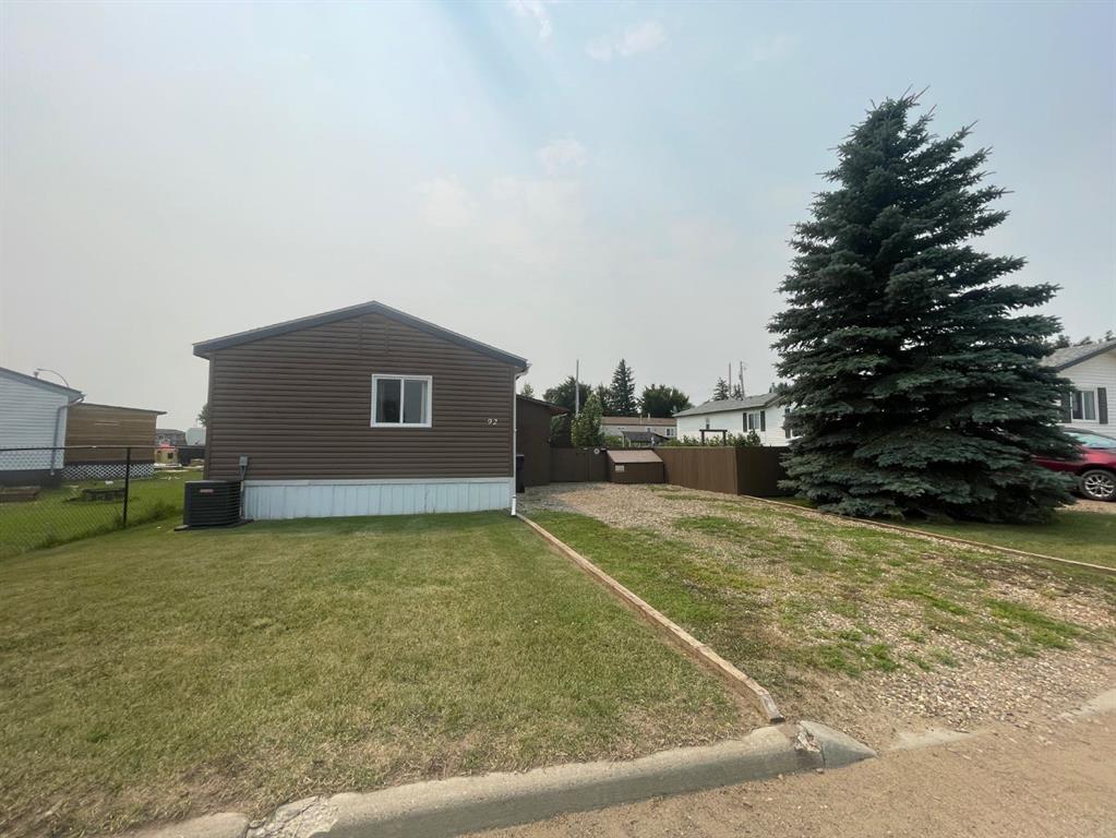 92 Railway Avenue , A2332908, Alberta,