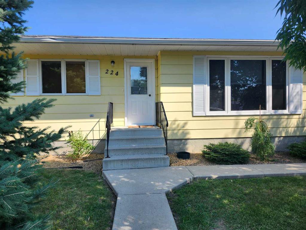 224 2 Street , A2333086, Alberta,