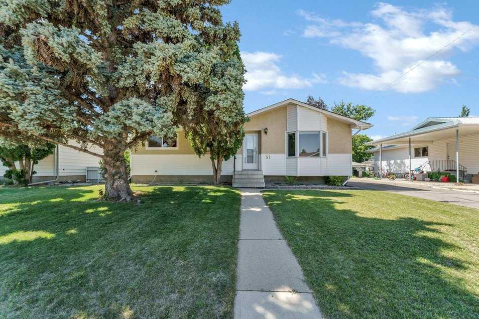 Third View of 31 8 Street W, West End, Brooks, Alberta, T1R 0B5