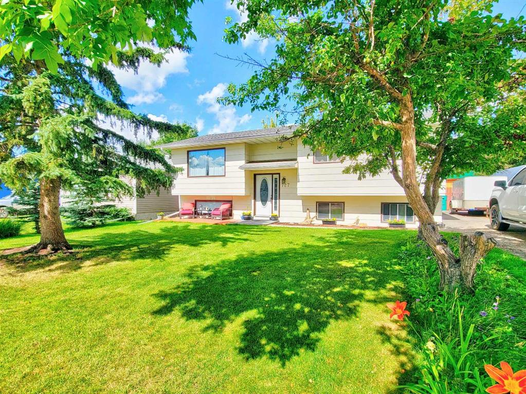 727 Oak Drive , A2333164, Alberta,