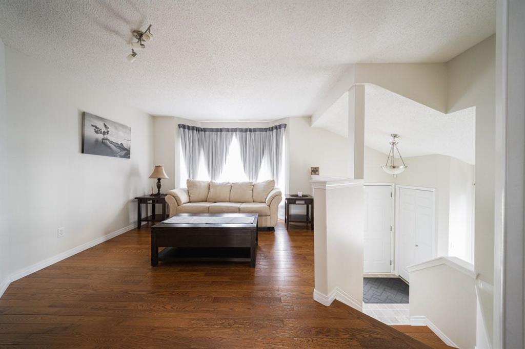 Fifth View of 100 Bruin Bay , Timberlea, Fort McMurray, Alberta, T9K 2R8