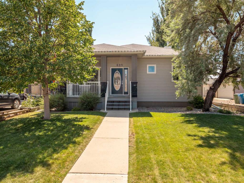 695 Parkside Drive , A2333222, Alberta,