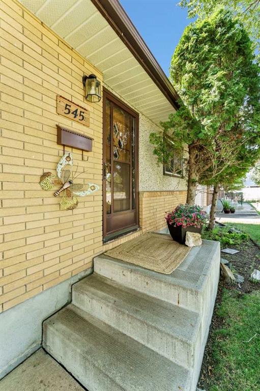 Fourth View of 545 16 Street NE, Northeast Crescent Heights, Medicine Hat, Alberta, T1A 5X1