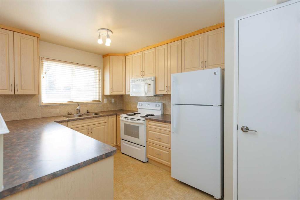 Fifth View of 1602, 3907 39 Street , Morrisroe, Red Deer, Alberta, T4N 0M6