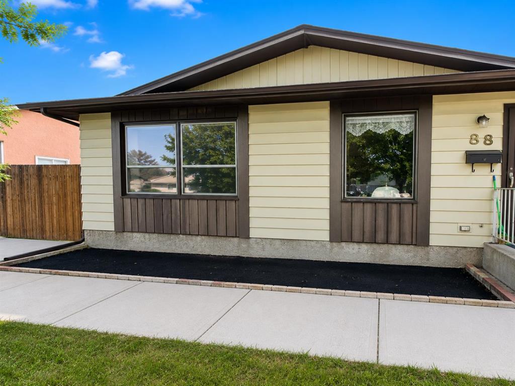 Second View of 88 Castleglen Way NE, Castleridge, Calgary, Alberta, T3J 1T3