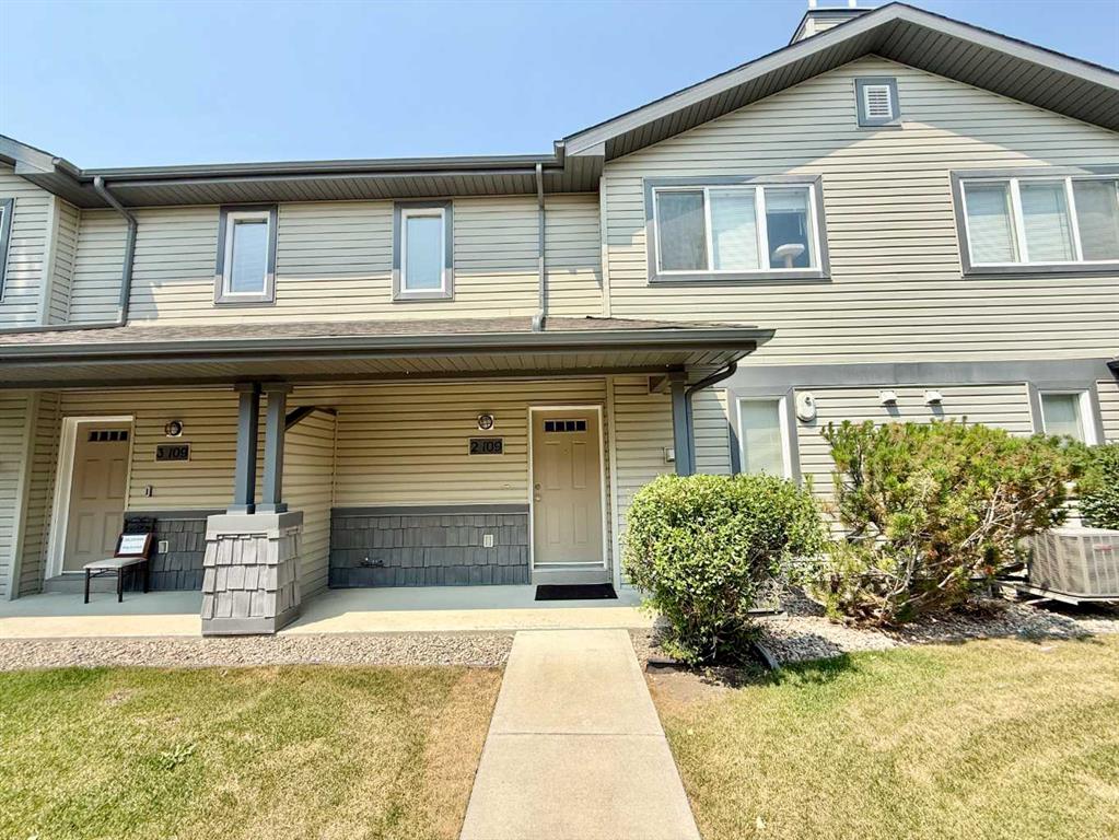 Third View of 2, 109 Silkstone Road W, Copperwood, Lethbridge, Alberta, T1J 3A8