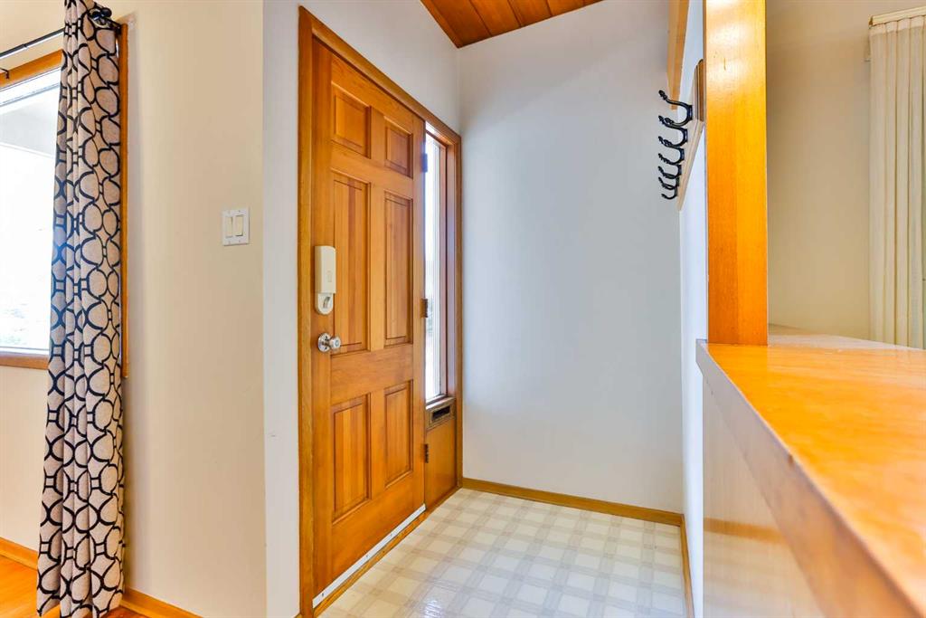 Fifth View of 2206 16 Avenue S, Agnes Davidson, Lethbridge, Alberta, T1K 0Z6