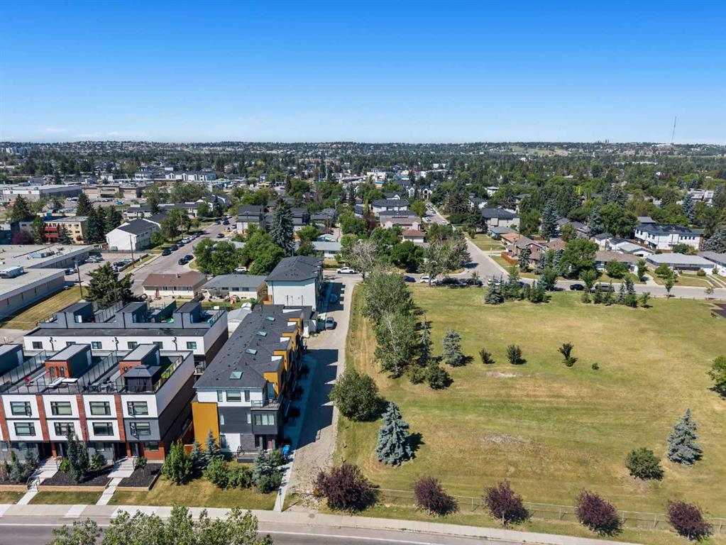 Fifth View of 3, 3355 Spruce Drive SW, Spruce Cliff, Calgary, Alberta, T3C 3A3