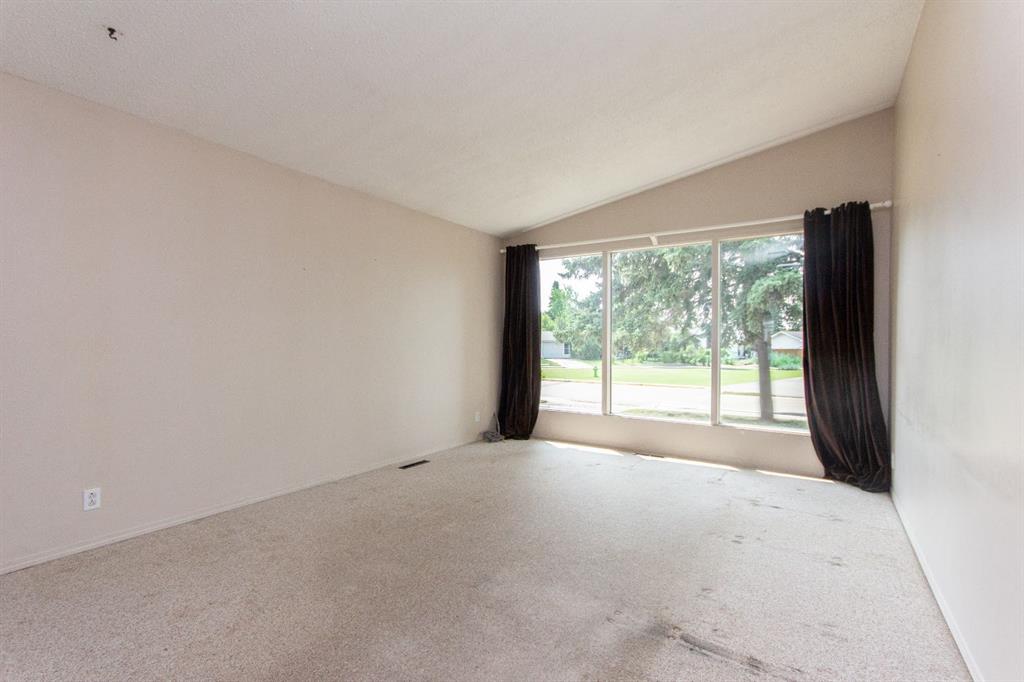 Fifth View of 10 Sydney Close , Sunnybrook, Red Deer, Alberta, T4N 0E1