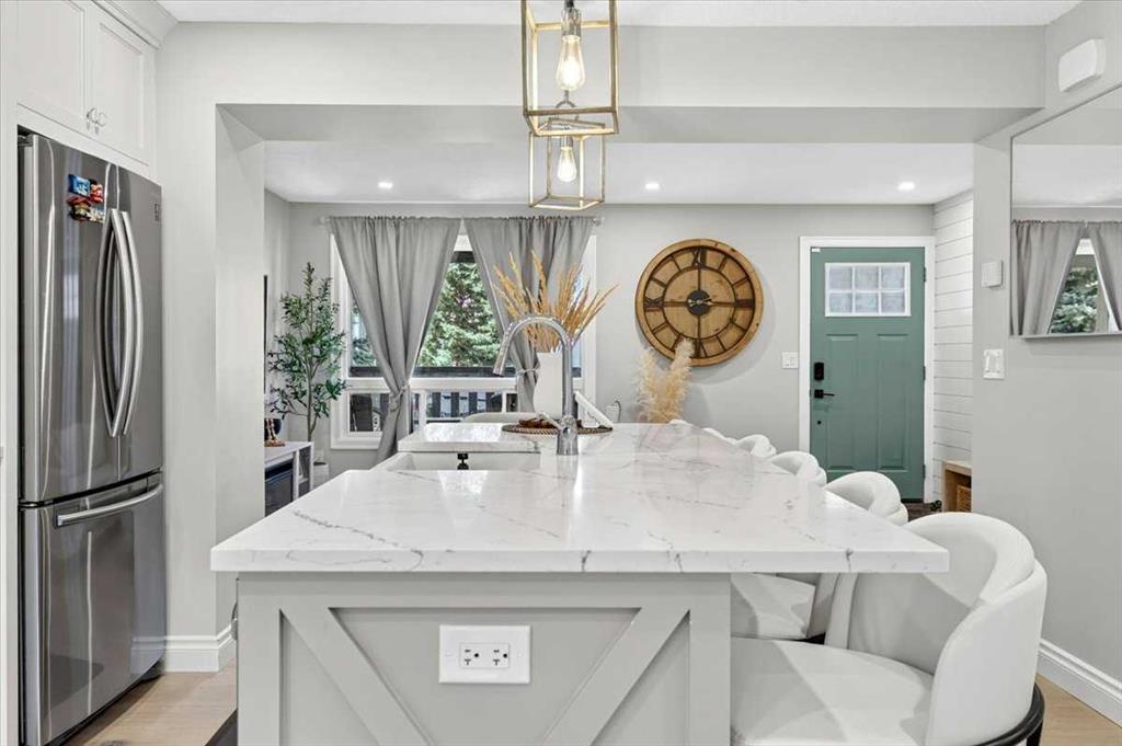 Fourth View of 75 Shawglen Way SW, Shawnessy, Calgary, Alberta, T2Y 1Y9