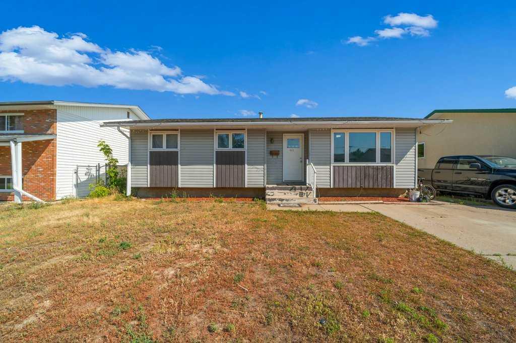Fourth View of 480 Hilton Crescent  NE, Northeast Crescent Heights, Medicine Hat, Alberta, T1C1E5