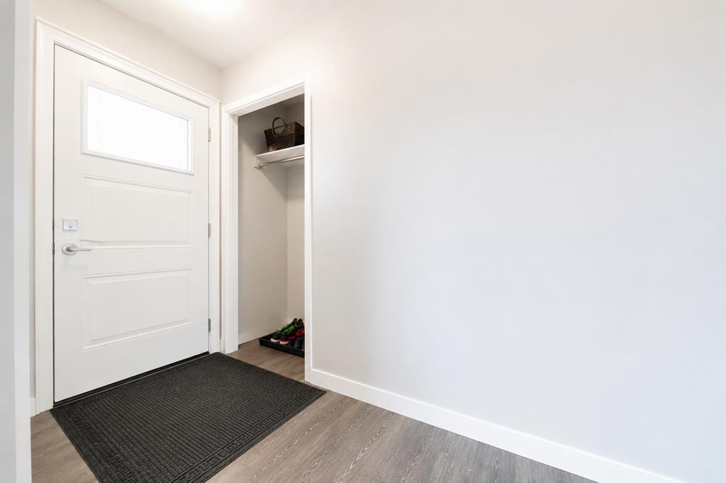 Fifth View of 480 Hilton Crescent  NE, Northeast Crescent Heights, Medicine Hat, Alberta, T1C1E5
