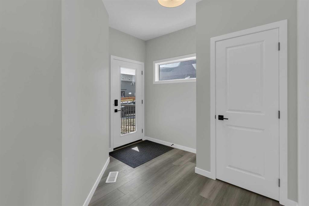 Third View of 172 Starling Place NW, Moraine, Calgary, Alberta, T3P 2W3