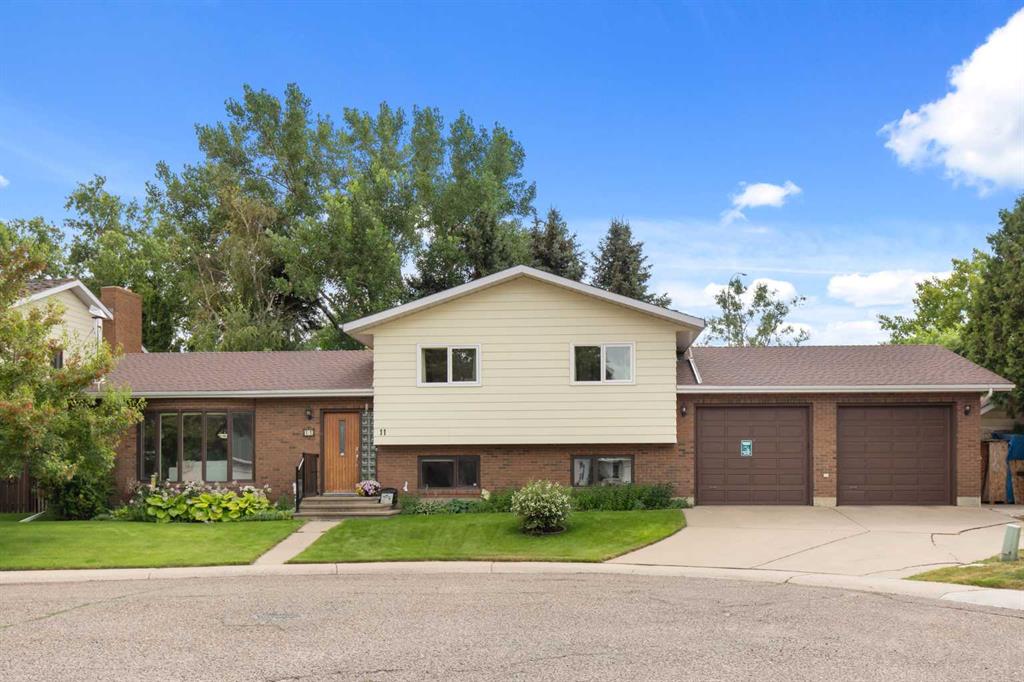 11 Greenwood Court SW, A2333608, Alberta,