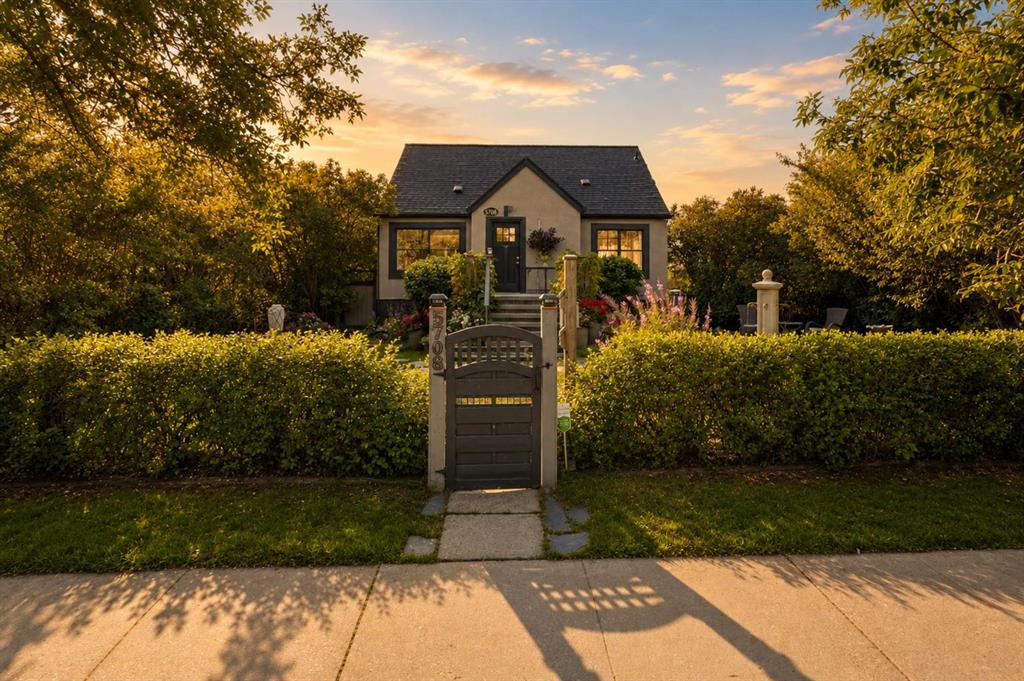 Second View of 5708 45 Avenue , Waskasoo, Red Deer, Alberta, T4N 3L9