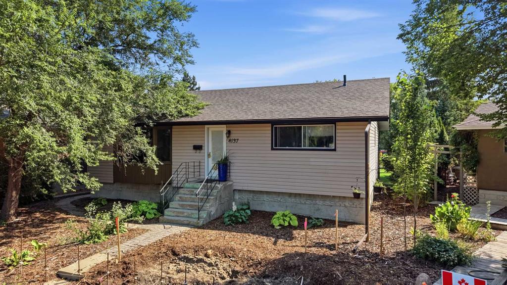 Third View of 4137 40 Street , Grandview, Red Deer, Alberta, T4N 1A5