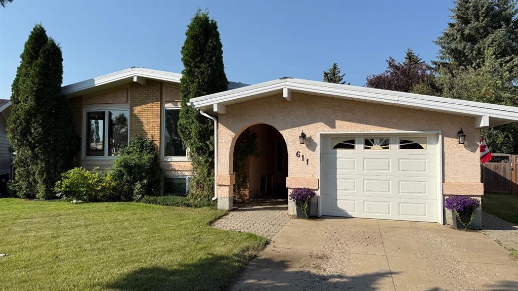 611 6 Avenue W, A2333707, Alberta,