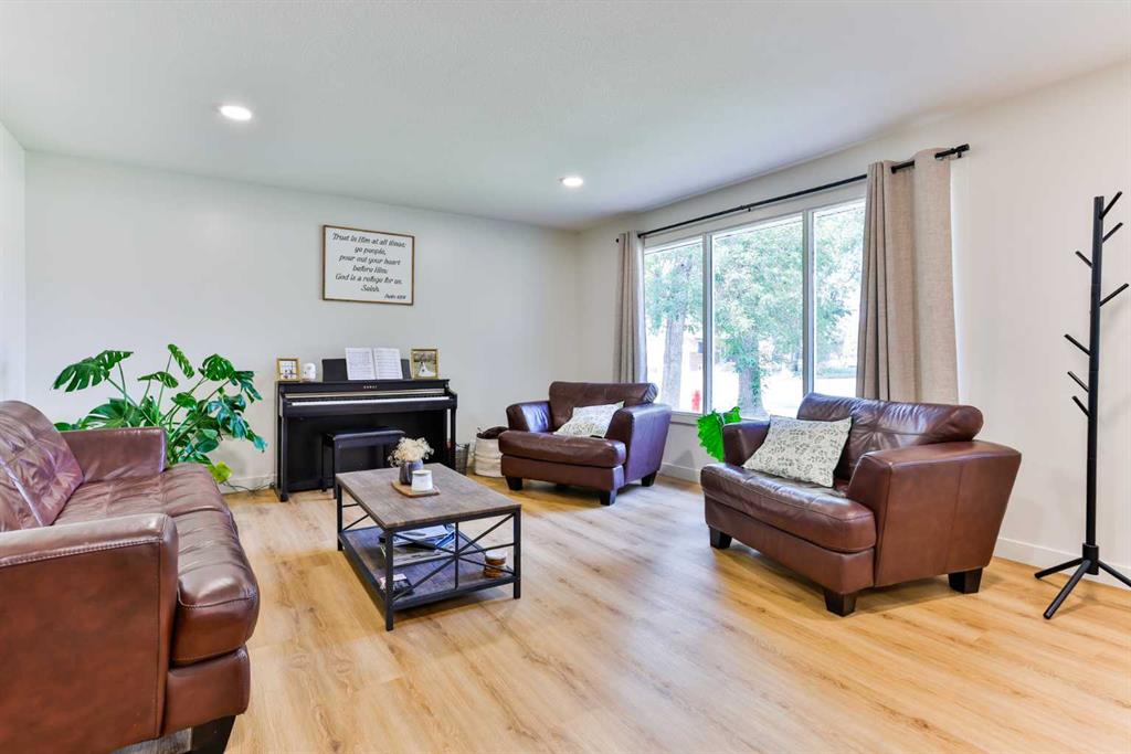 Fifth View of 5334 45 Avenue , NONE, Taber, Alberta, T1G 1C3