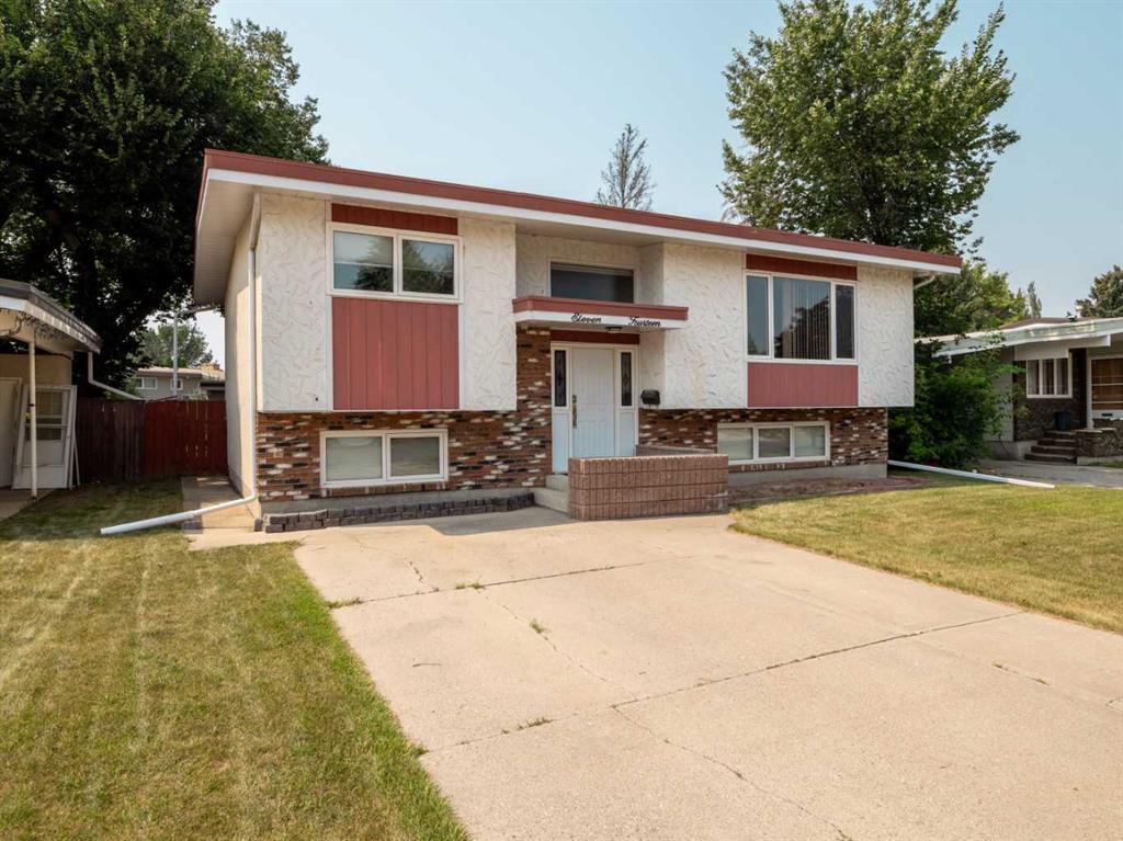 Third View of 1114 Great Lakes Road S, Lakeview, Lethbridge, Alberta, T1K 3N6