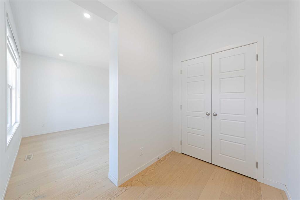 Third View of 186 Aquila Drive NW, Glacier Ridge, Calgary, Alberta, T3R 1Y5