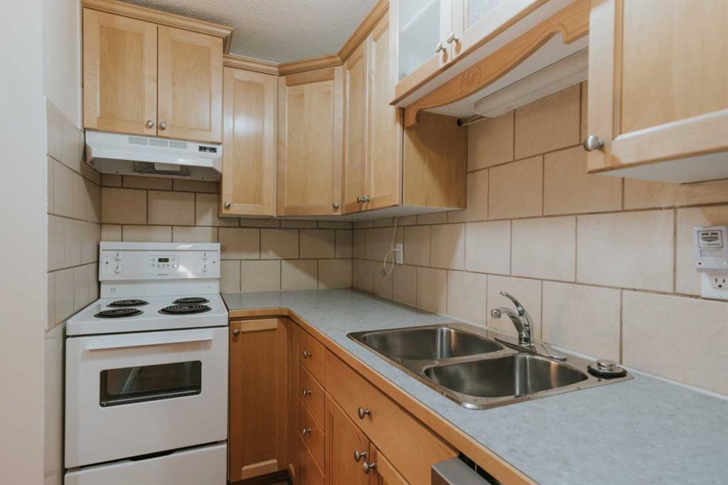 Fourth View of 2, 218 Mayor Magrath Drive N, Westminster, Lethbridge, Alberta, T1H 3P8