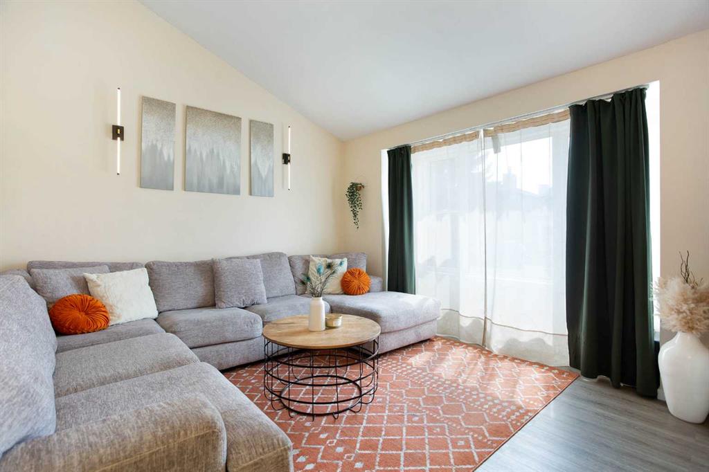 Fourth View of 5 Shawglen Court SW, Shawnessy, Calgary, Alberta, T2Y 2R1