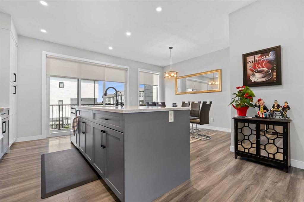 Fourth View of 32 Evanscrest Court NW, Evanston, Calgary, Alberta, T3P 1S2