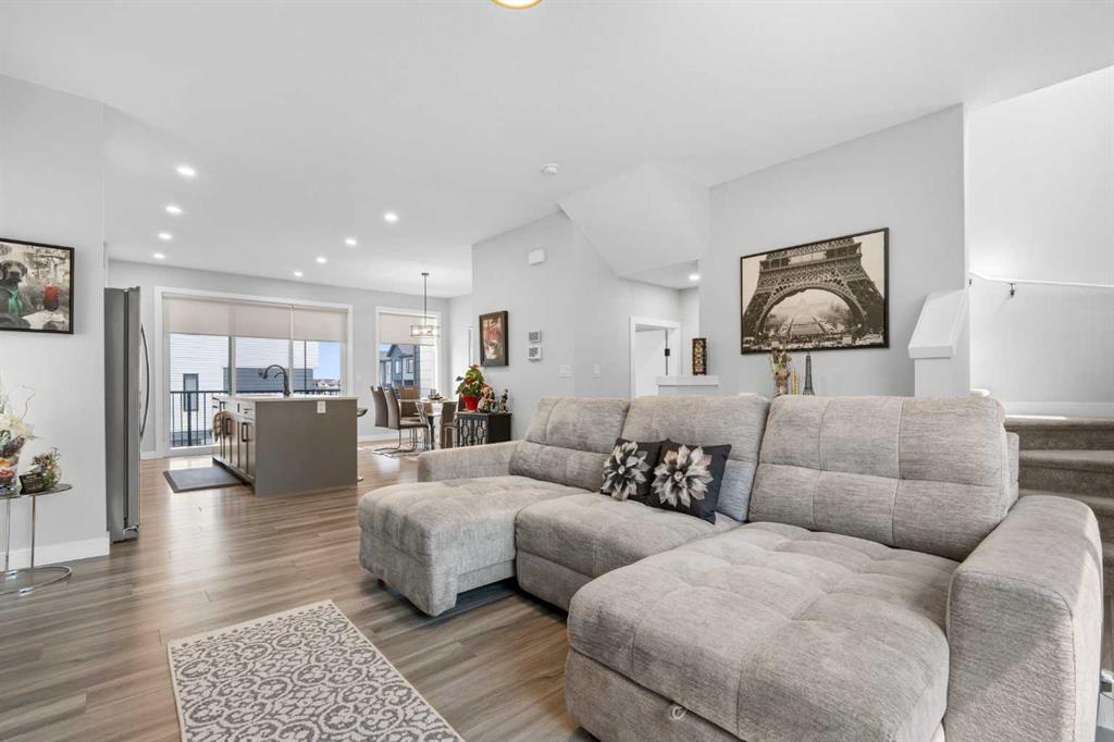Fifth View of 32 Evanscrest Court NW, Evanston, Calgary, Alberta, T3P 1S2
